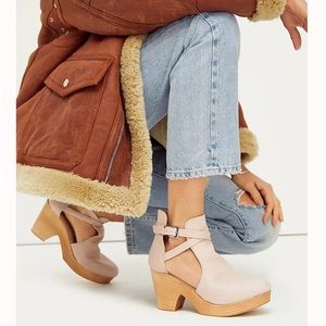 Blush Pink Free People Clogs sz 40